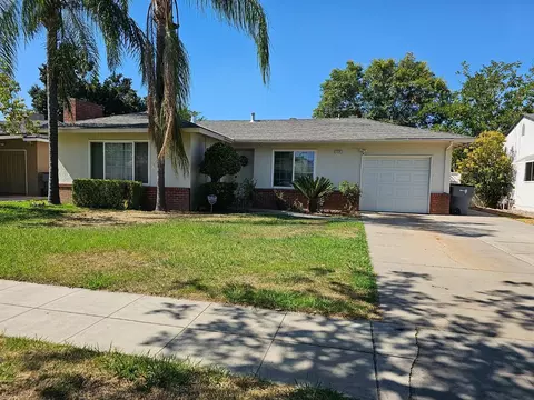 604 W Cortland Ave, Fresno, CA 93705