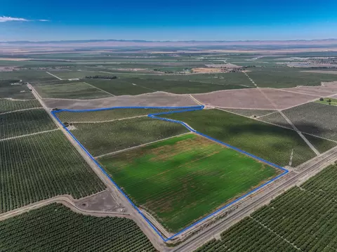 7114 Road 8 12, Firebaugh, CA 93622