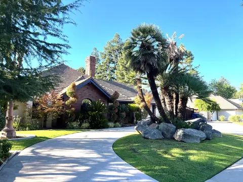 8557 N Fisher Ave, Fresno, CA 93720