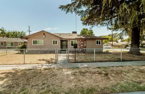 3688 N Anna St, Fresno, CA 93726