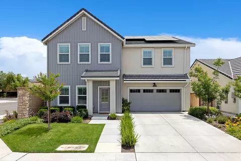 1883 N Marion Ave, Clovis, CA 93619