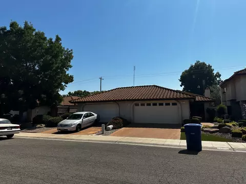 921 Valley Way, Madera, CA 93637