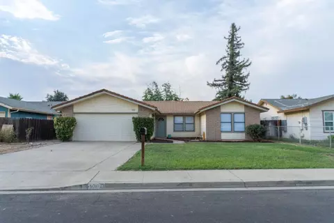 1720 E Seeger Ct, Visalia, CA 93292