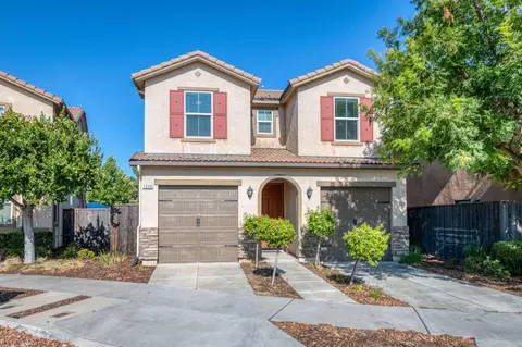 1486 N Dara Ave, Clovis, CA 93619