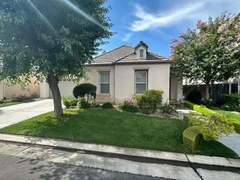 78 W Lester Ave, Clovis, CA 93619
