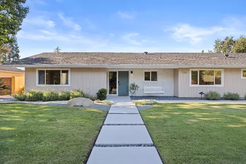 726 W San Madele Ave, Fresno, CA 93704