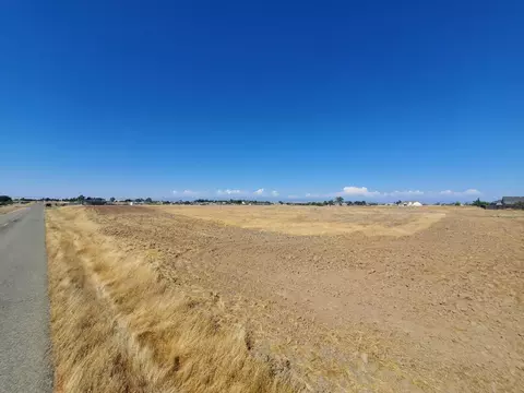1 Dennis Rd, Madera, CA 93638
