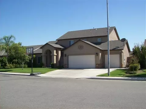 600 W Lake St, Kingsburg, CA 93631