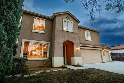 2627 Twain Ave, Clovis, CA 93611