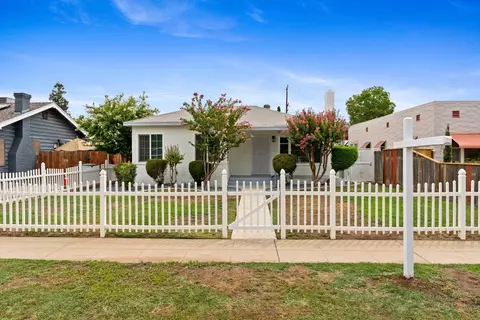 2212 N Vagedes Ave, Fresno, CA 93705