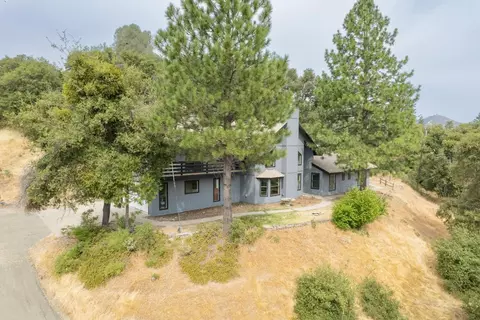 5757 Meadow Ln, Mariposa, CA 95338