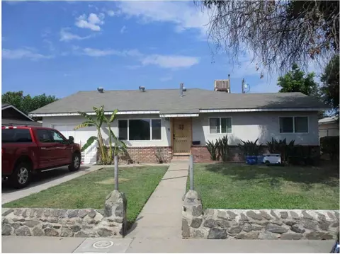 655 I St, Parlier, CA 93648