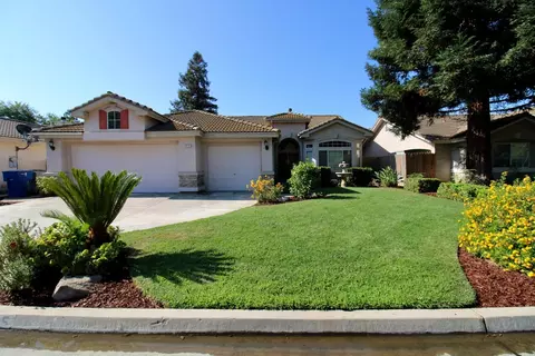 5275 W Cromwell Ave, Fresno, CA 93722