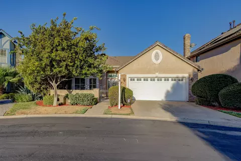 1753 Stonebrook Ln E, Clovis, CA 93611