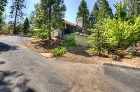 40518 Saddleback Rd, Bass Lake, CA 93604