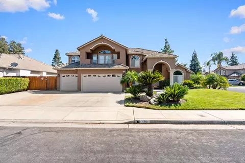 564 W Quincy Ave, Clovis, CA 93619