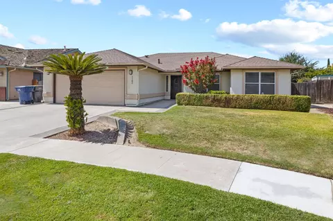 1183 Alameda St, Tulare, CA 93274