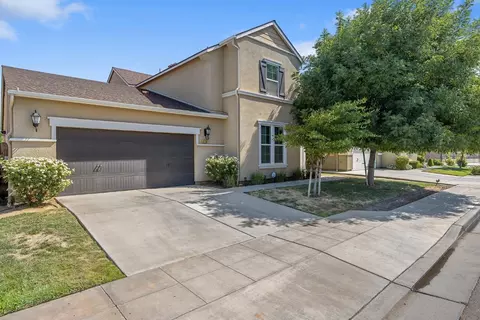6730 E Flint Way, Fresno, CA 93727