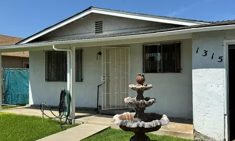 1315 I St, Sanger, CA 93657