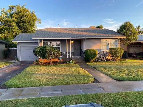 1123 W Pontiac Way, Fresno, CA 93705