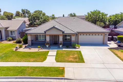 1387 W Chianti Way, Hanford, CA 93230