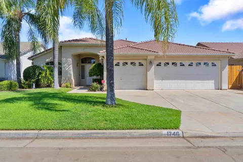 1746 Emerald Ave, Fresno, CA 93720