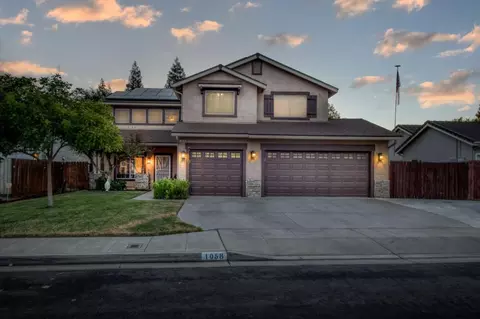 1058 N Ash Ave, Clovis, CA 93611