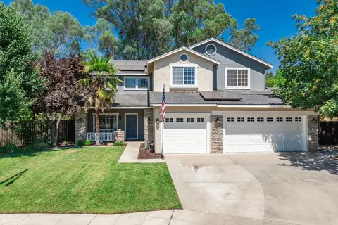 1081 N Douglas Ave, Clovis, CA 93611