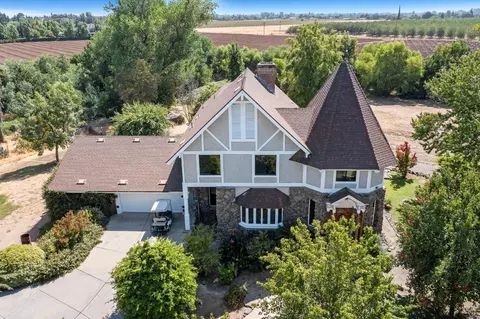 10771 E Ashlan Ave, Sanger, CA 93657