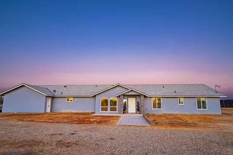 16479 Mark Rd, Madera, CA 93636