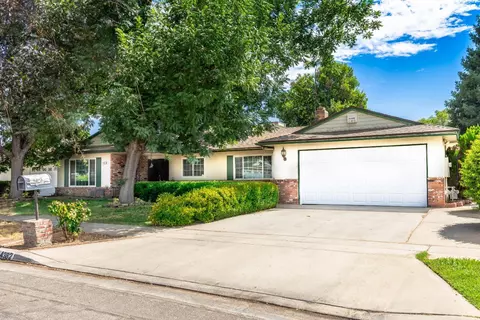 4382 N Crystal Ave, Fresno, CA 93705