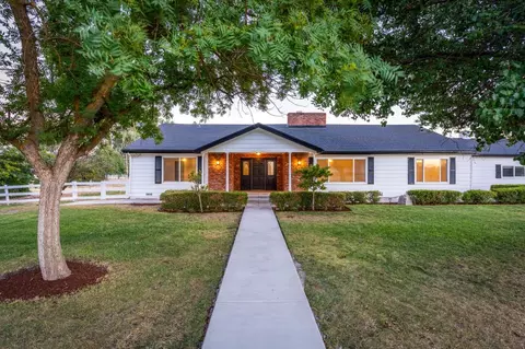12583 Heather Ln, Clovis, CA 93619