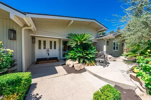 6245 N Lafayette Ave, Fresno, CA 93711