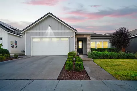 551 Blue Oak Ln, Madera, CA 93636