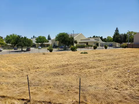 5044 E Alta Ave, Fresno, CA 93727
