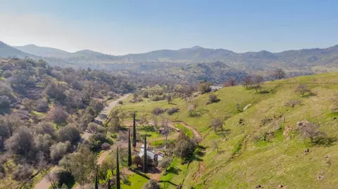 38539 Roundtree Ln, Yokuts Valley, CA 93675