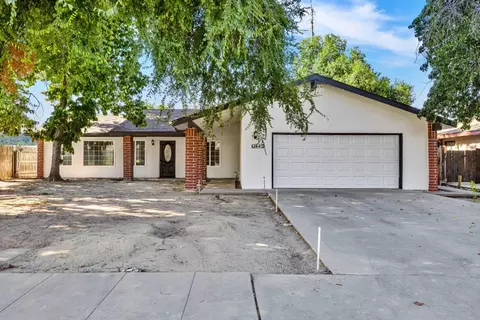 1445 Jackson St, Selma, CA 93662