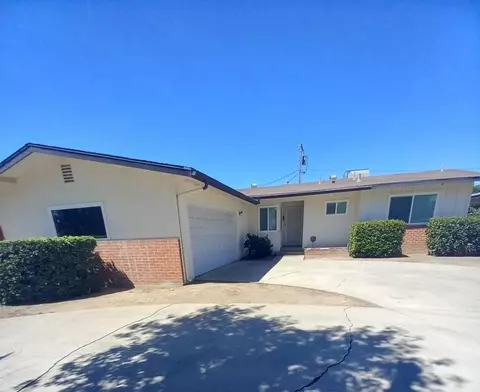 855 I St, Parlier, CA 93648