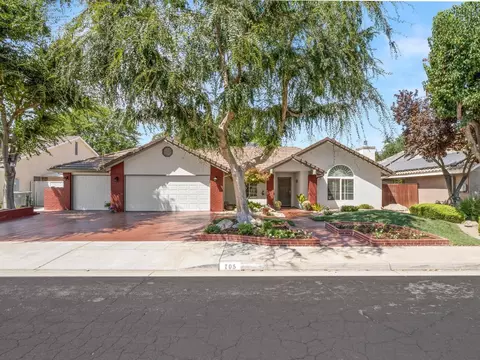 705 Bedford Ave, Clovis, CA 93611