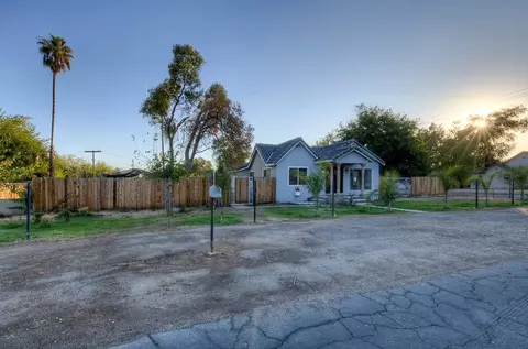 4906 E Tyler Ave, Fresno, CA 93727