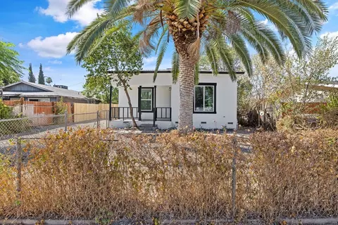 139 W Fir Ave, Pinedale, CA 93650