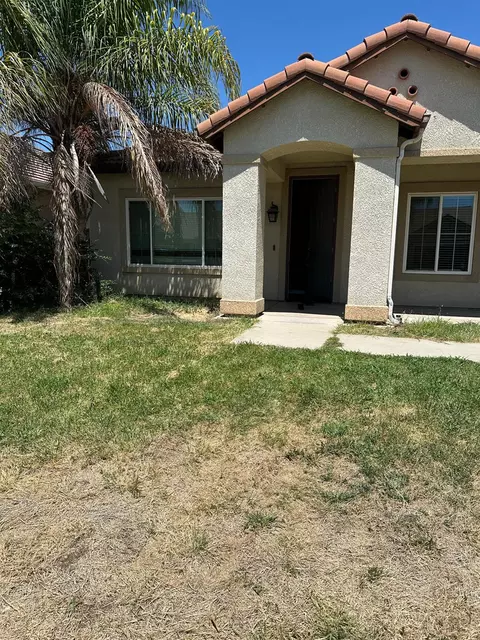 6230 E Fountain Way, Fresno, CA 93727