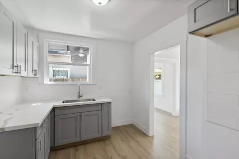Entry Way - 603 E Mildreda Ave, Fresno, CA 93701 photo 2 of 2