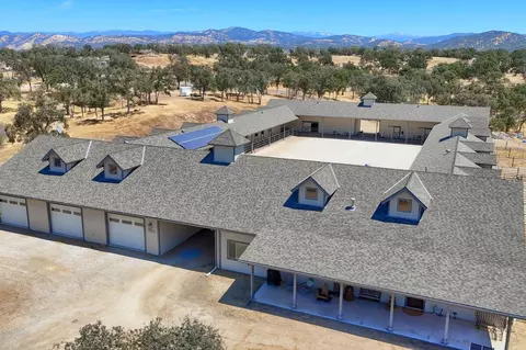 33589 Rancho Ramon Rd, Coarsegold, CA 93614