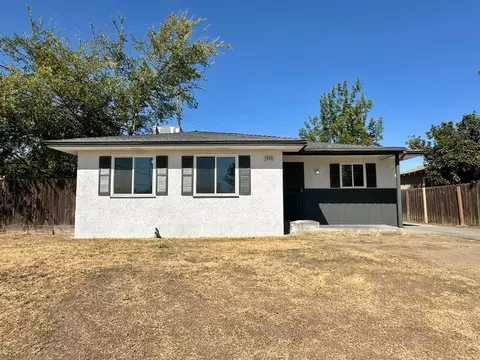 1940 Norris Dr W, Fresno, CA 93703