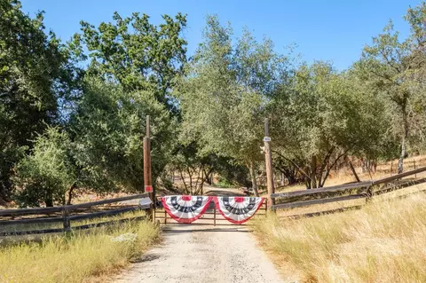 29423 Hidden Hollow Ln, Tollhouse, CA 93667