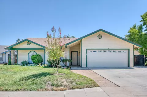 61 N Tammi Ct, Clovis, CA 93611