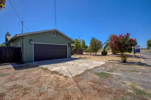 9073 Latham Dr, Planada, CA 95365