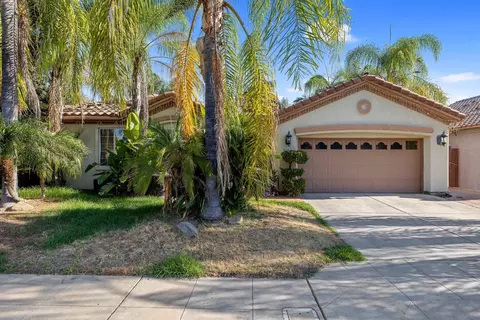 5536 W Cromwell Ave, Fresno, CA 93722