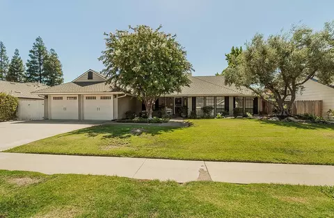 583 E Warwick Ave, Fresno, CA 93720